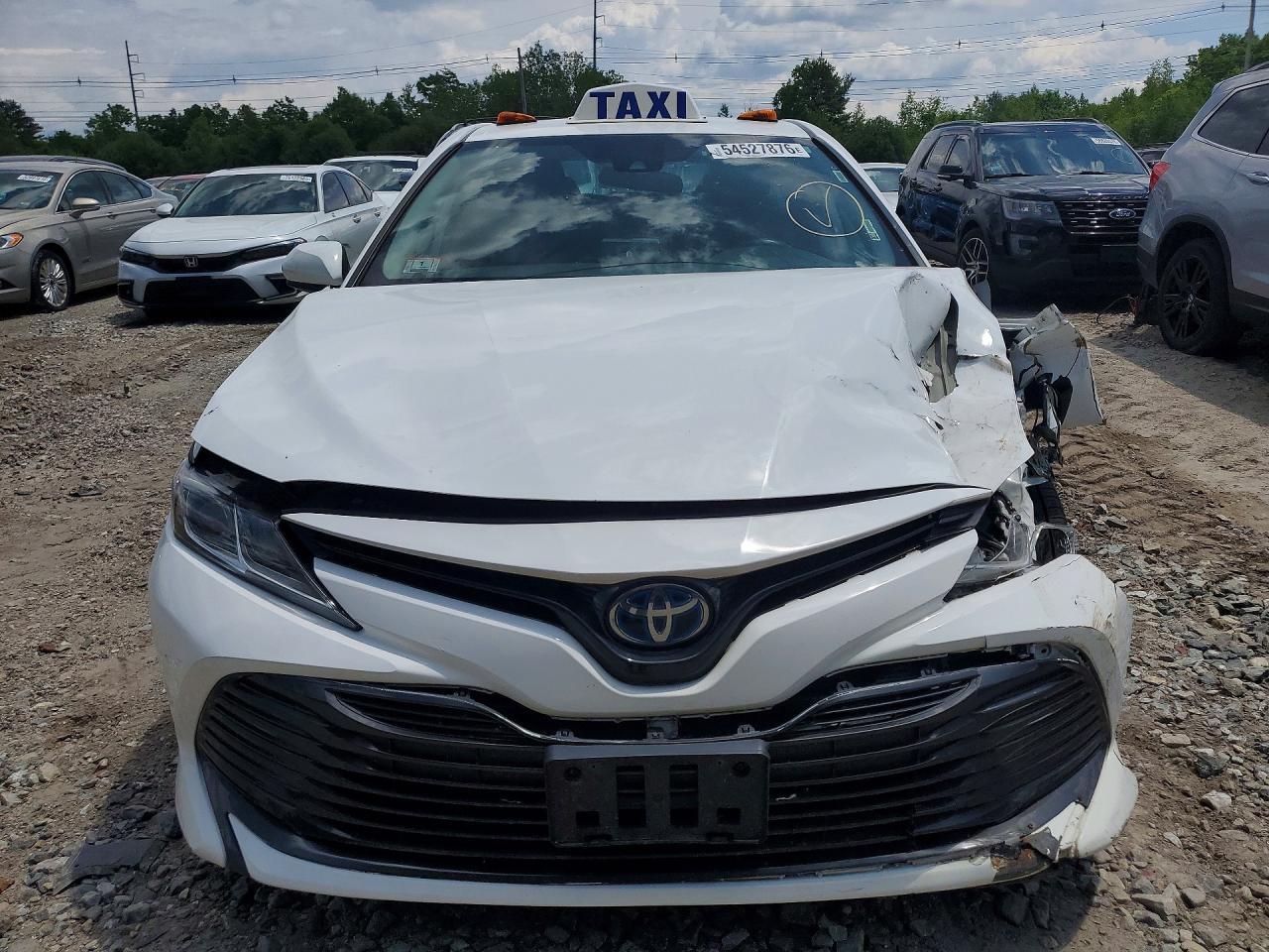 2019 Toyota Camry Le - Фото 5