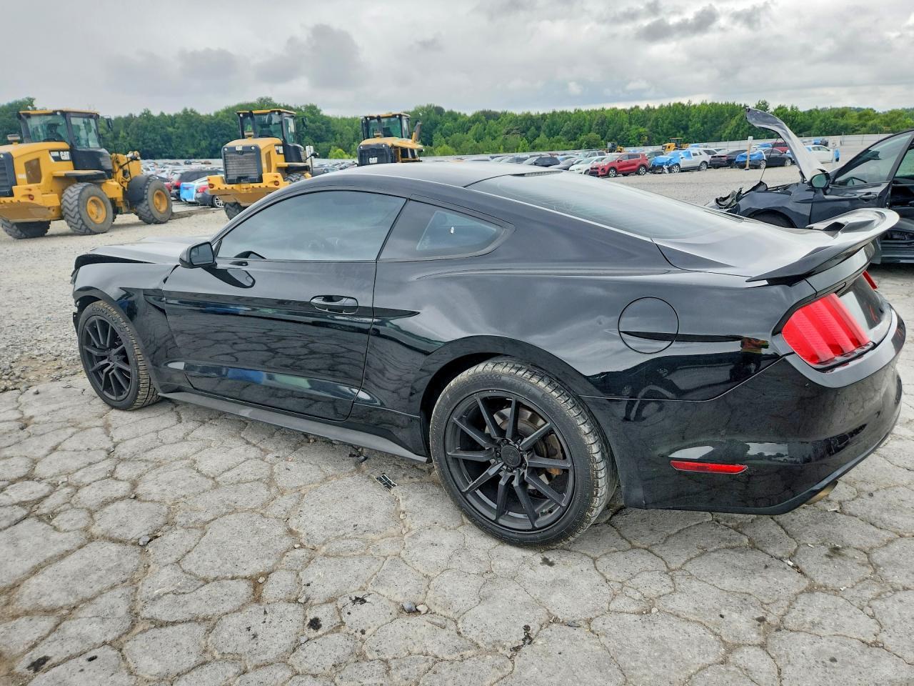 2015 Ford Mustang - Фото 2
