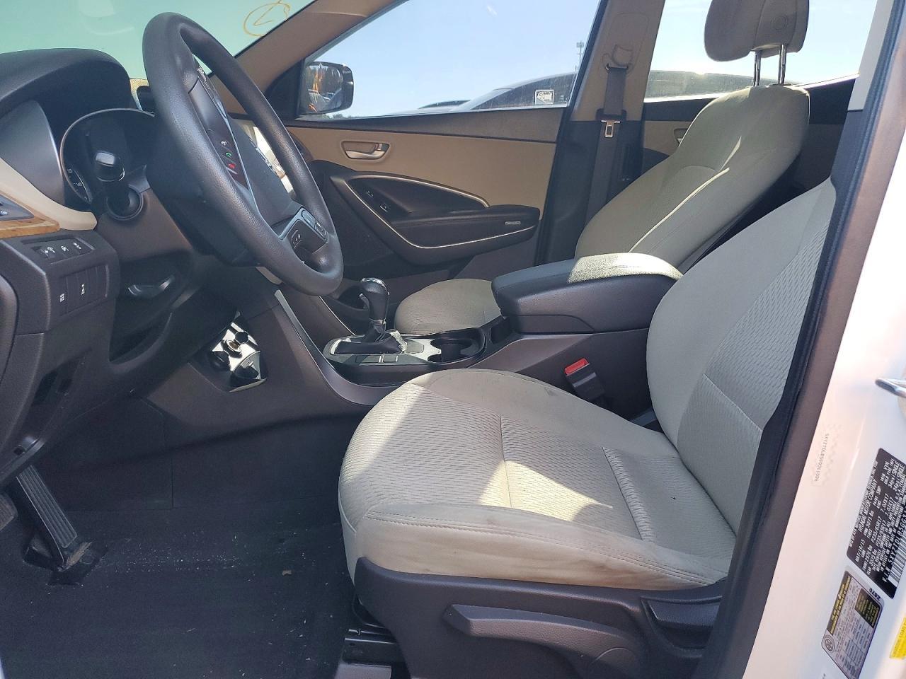 2016 Hyundai Santa Fe - Image 7