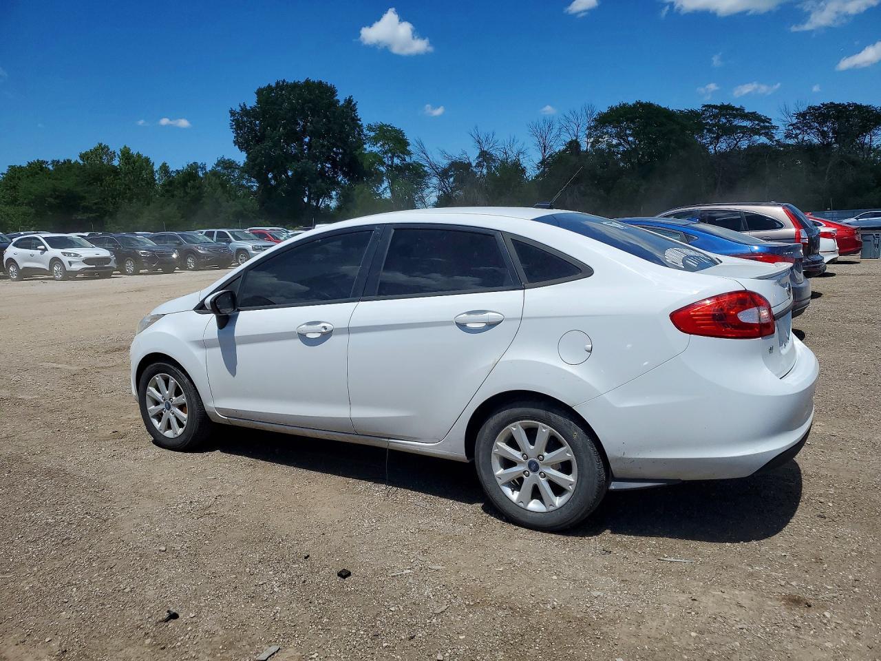 2012 Ford Fiesta Se - Фото 2