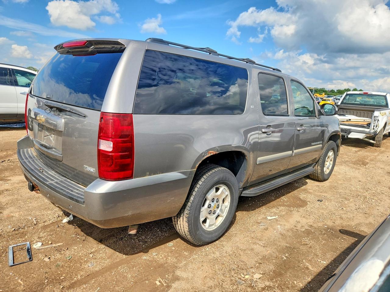 2008 Chevrolet Suburban K1500 Ls - Фото 3