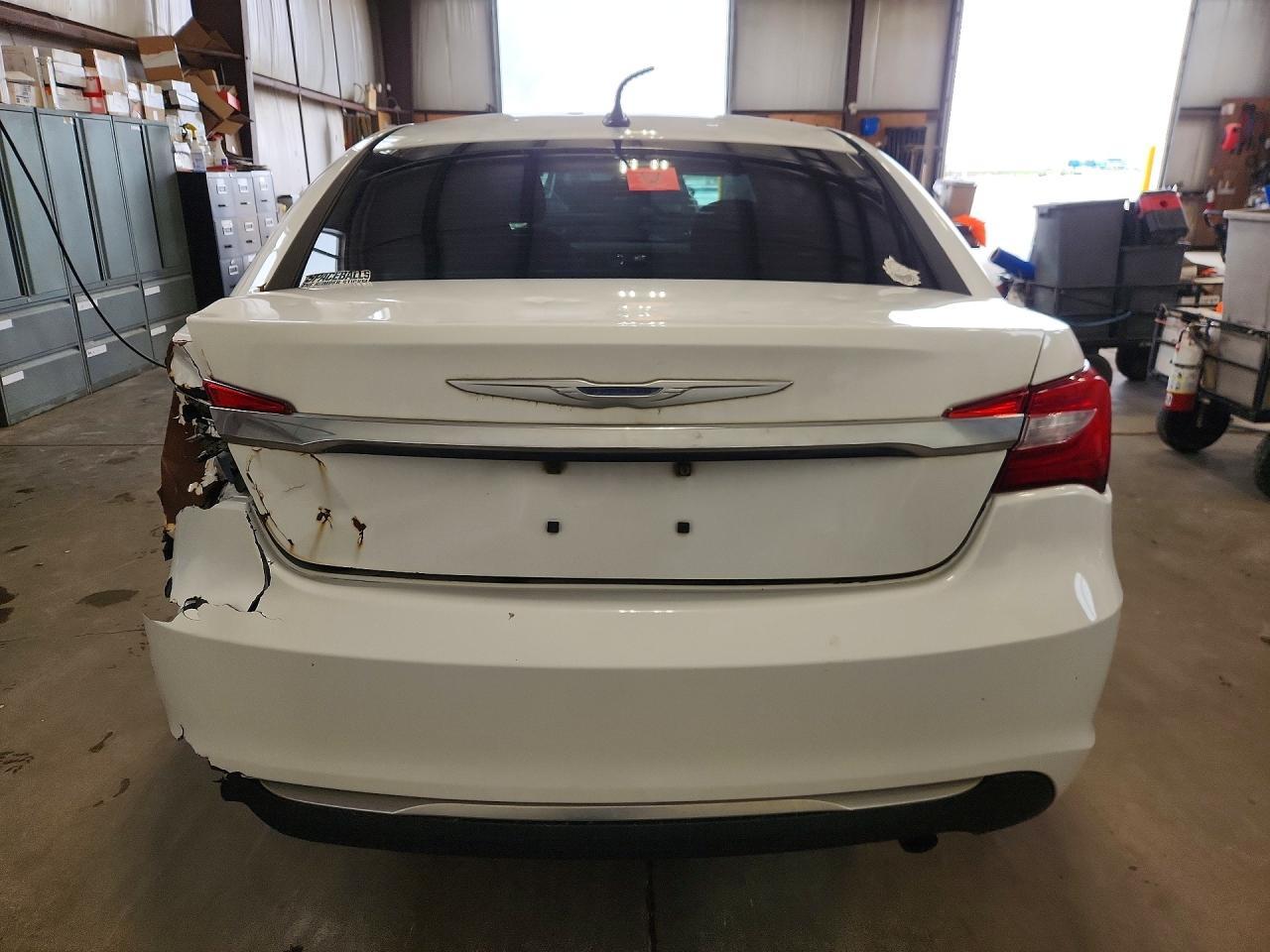 2013 Chrysler 200 Lx - Image 6