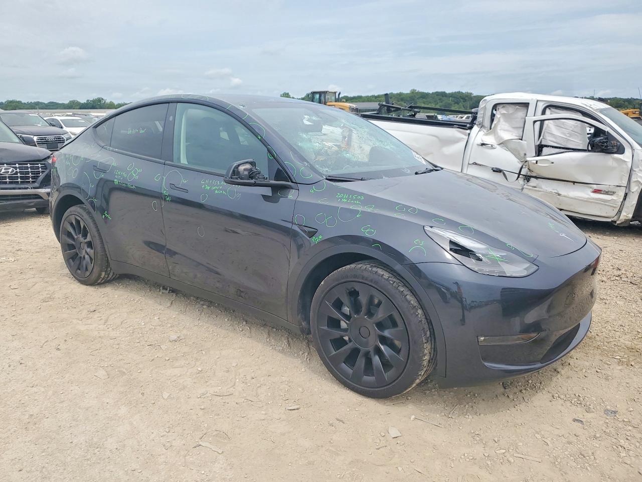 2024 Tesla Model Y - Фото 4