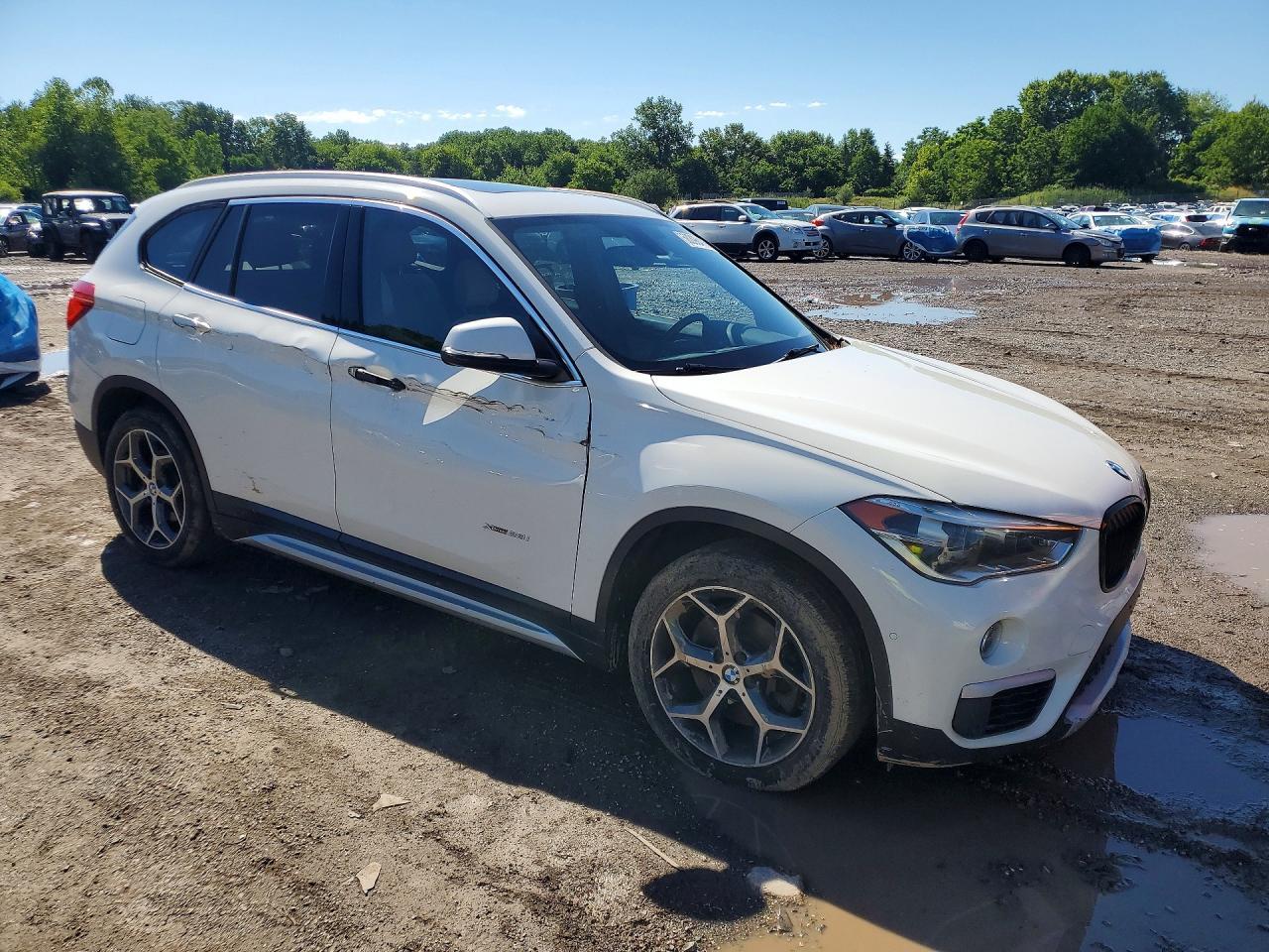2017 BMW X1 xDrive28I - Фото 4