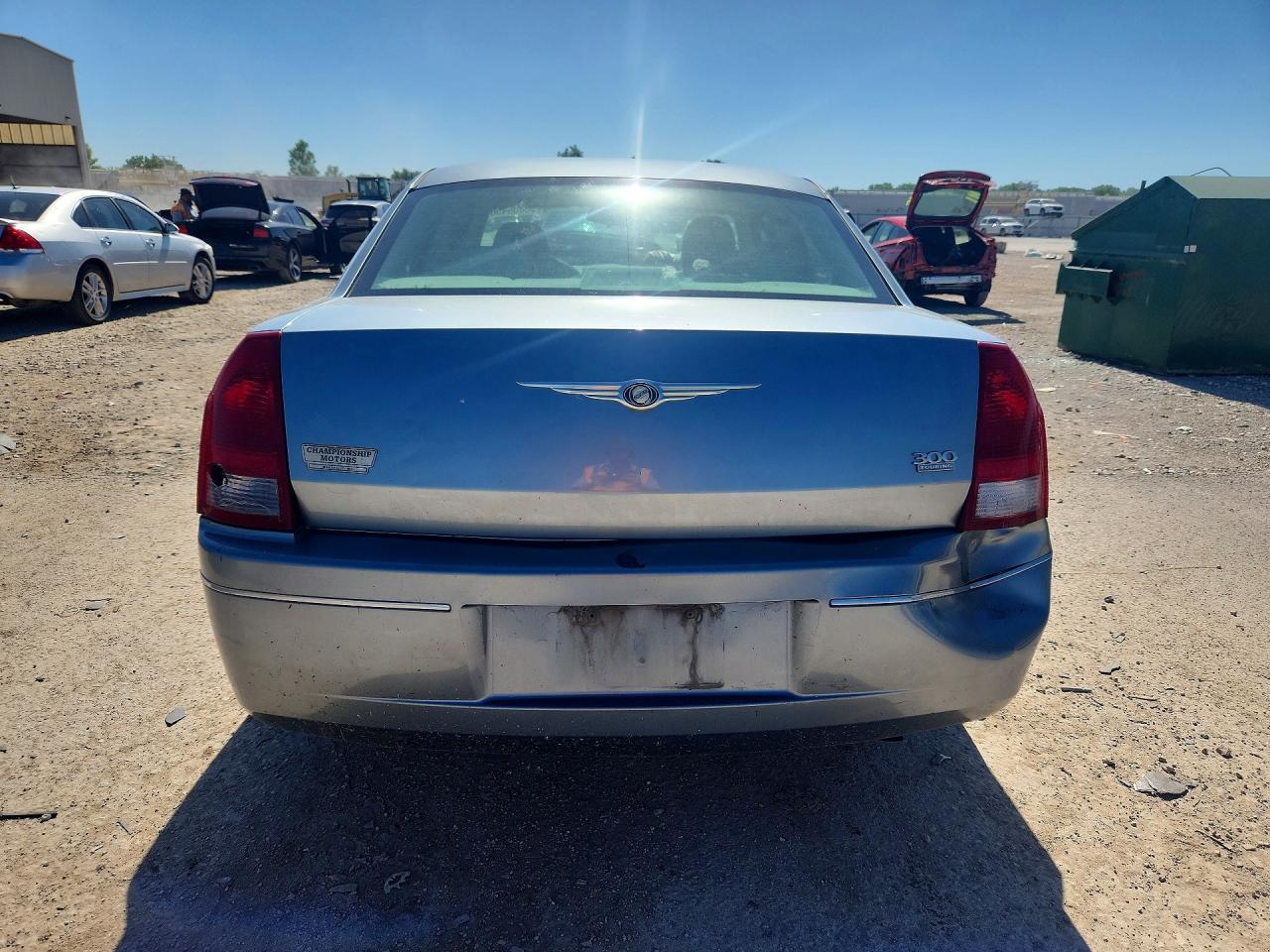 2006 Chrysler 300 Touring - Image 6