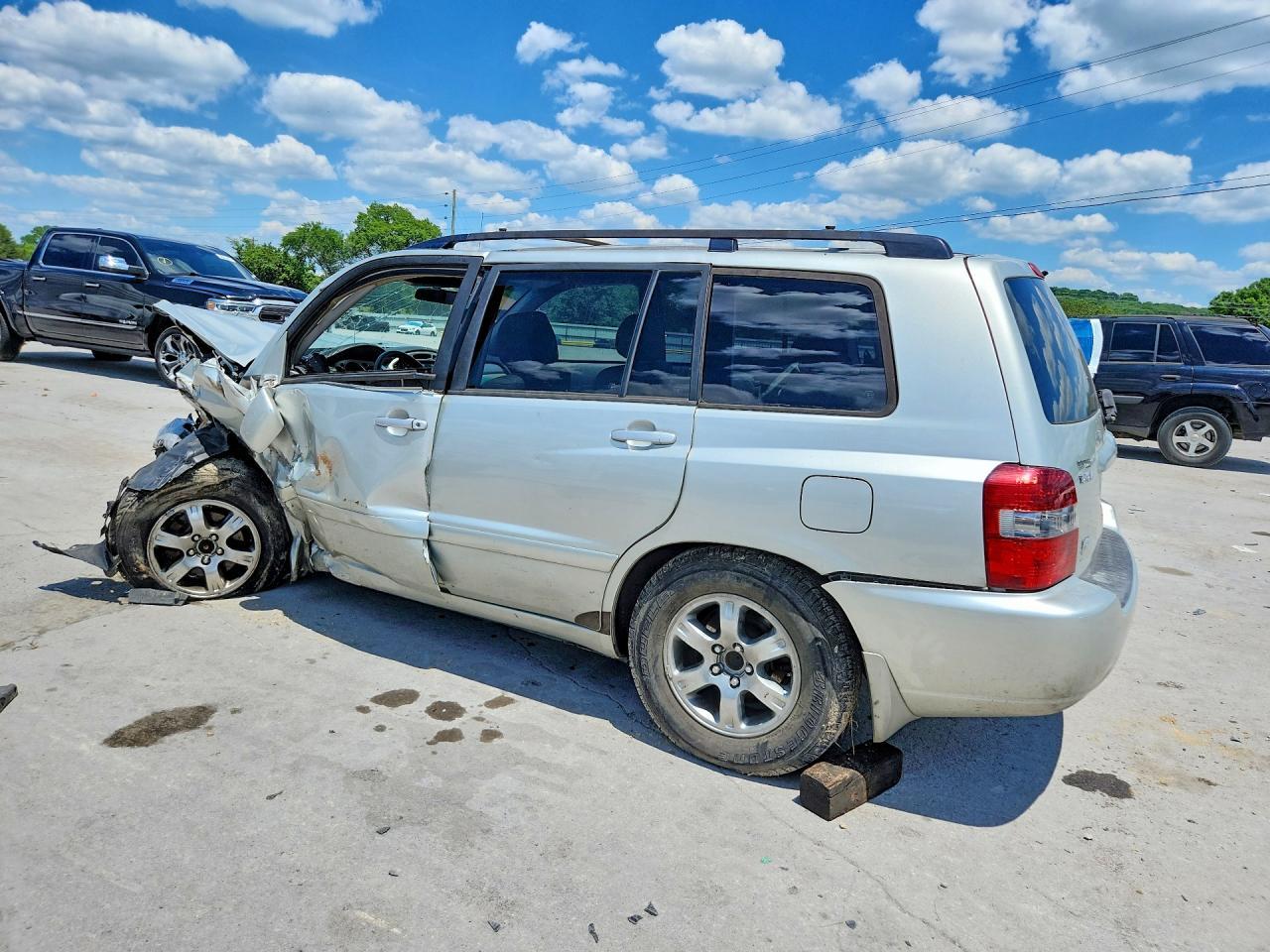 2004 Toyota Highlander Base - Image 2