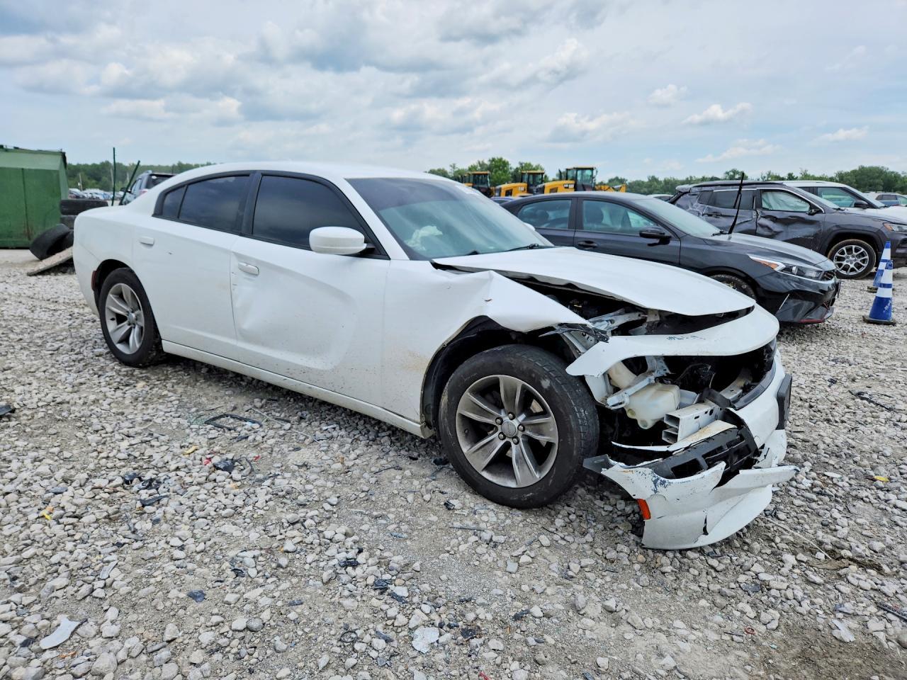 2016 Dodge Charger Sxt - Image 4