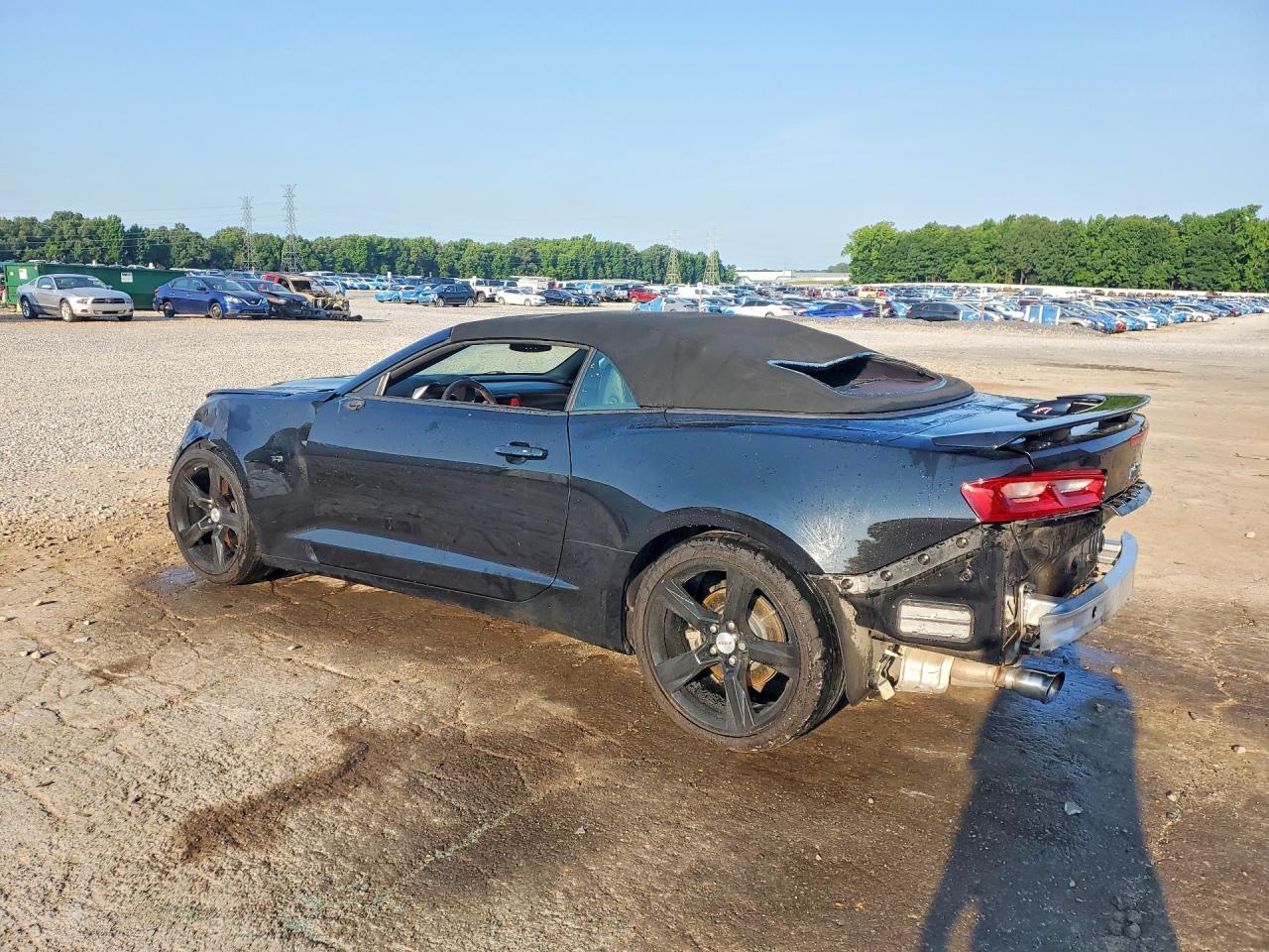 2018 Chevrolet Camaro Lt - Image 2