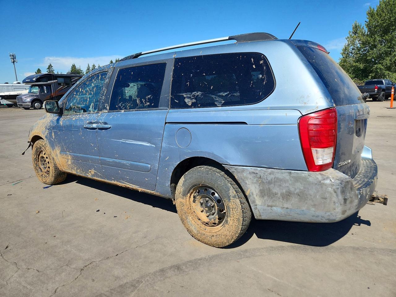 2012 Kia Sedona Lx - Фото 2