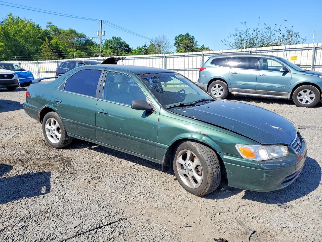2001 Toyota Camry Le - Image 4