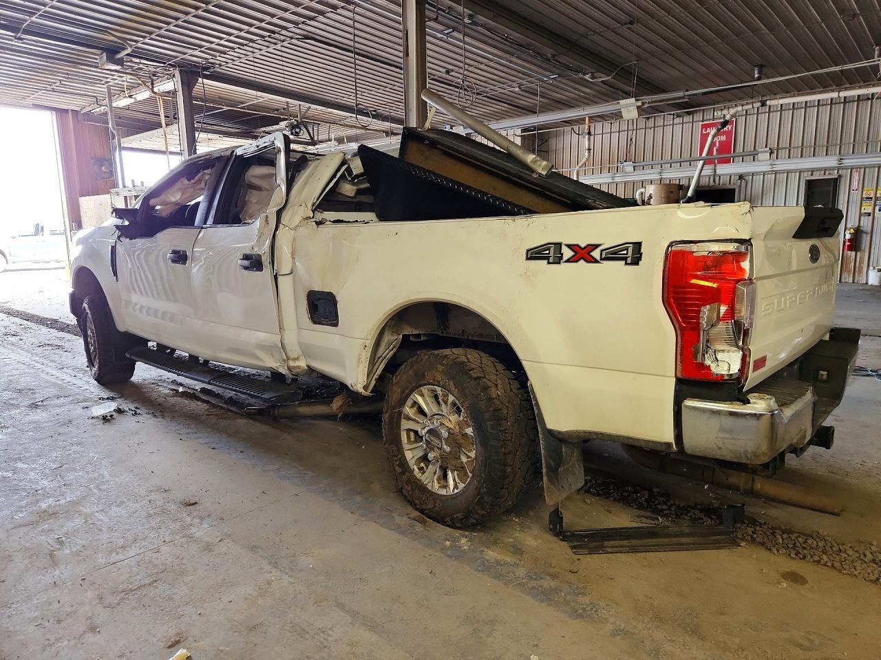 2022 Ford F250 Super Duty - Фото 2
