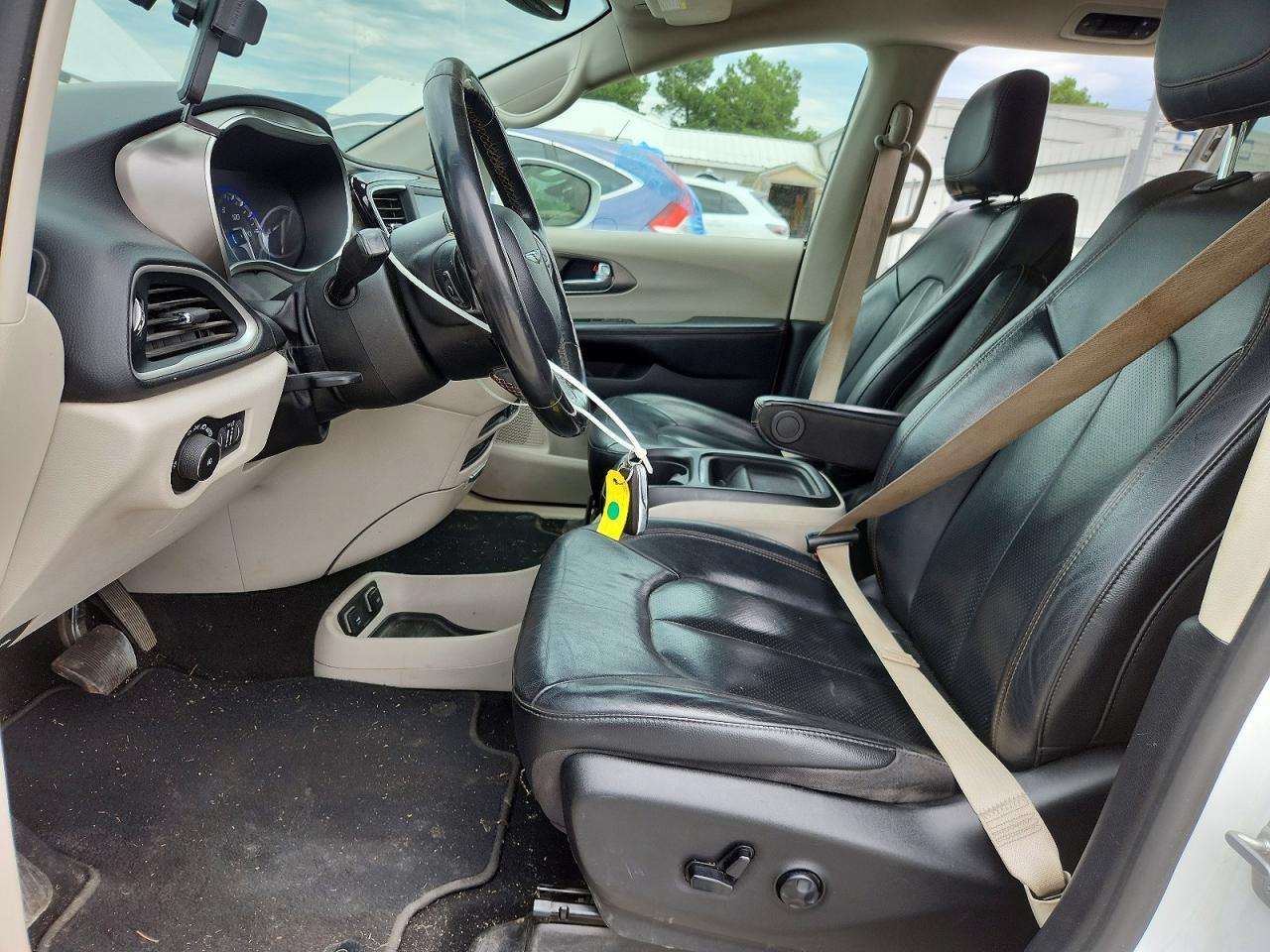 2020 Chrysler Pacifica Touring L - Image 7