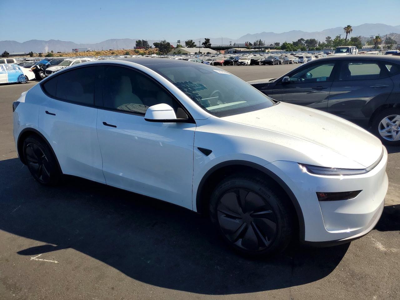 2026 Tesla Model Y - Image 4