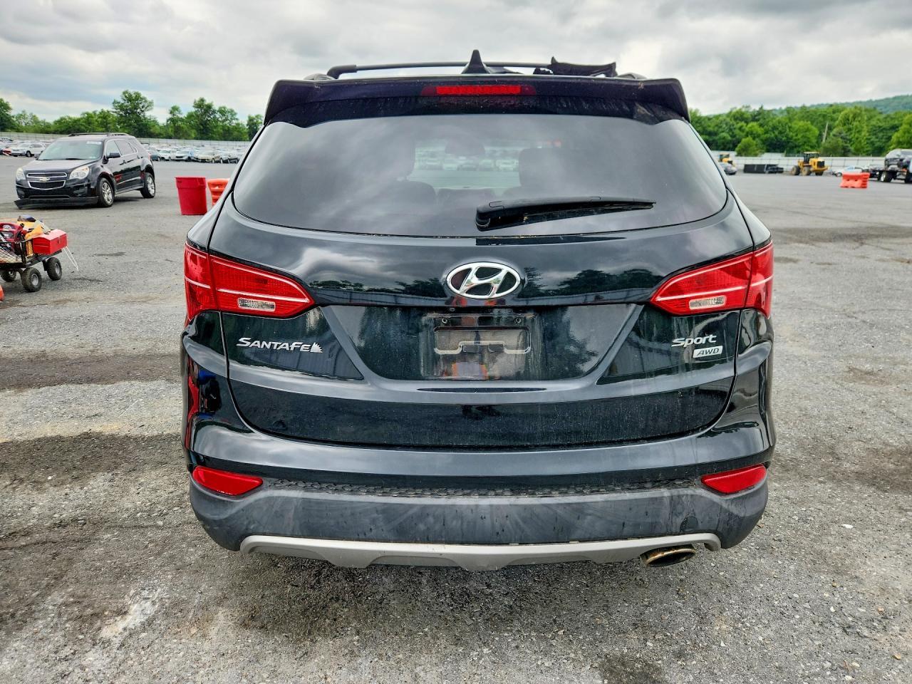 2014 Hyundai Santa Fe Sport 2.4L - Image 6