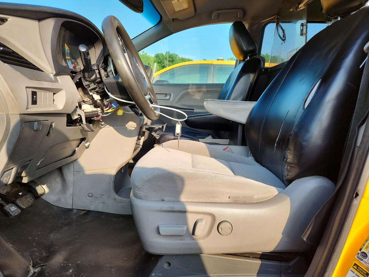 2017 Toyota Sienna Le - Image 7