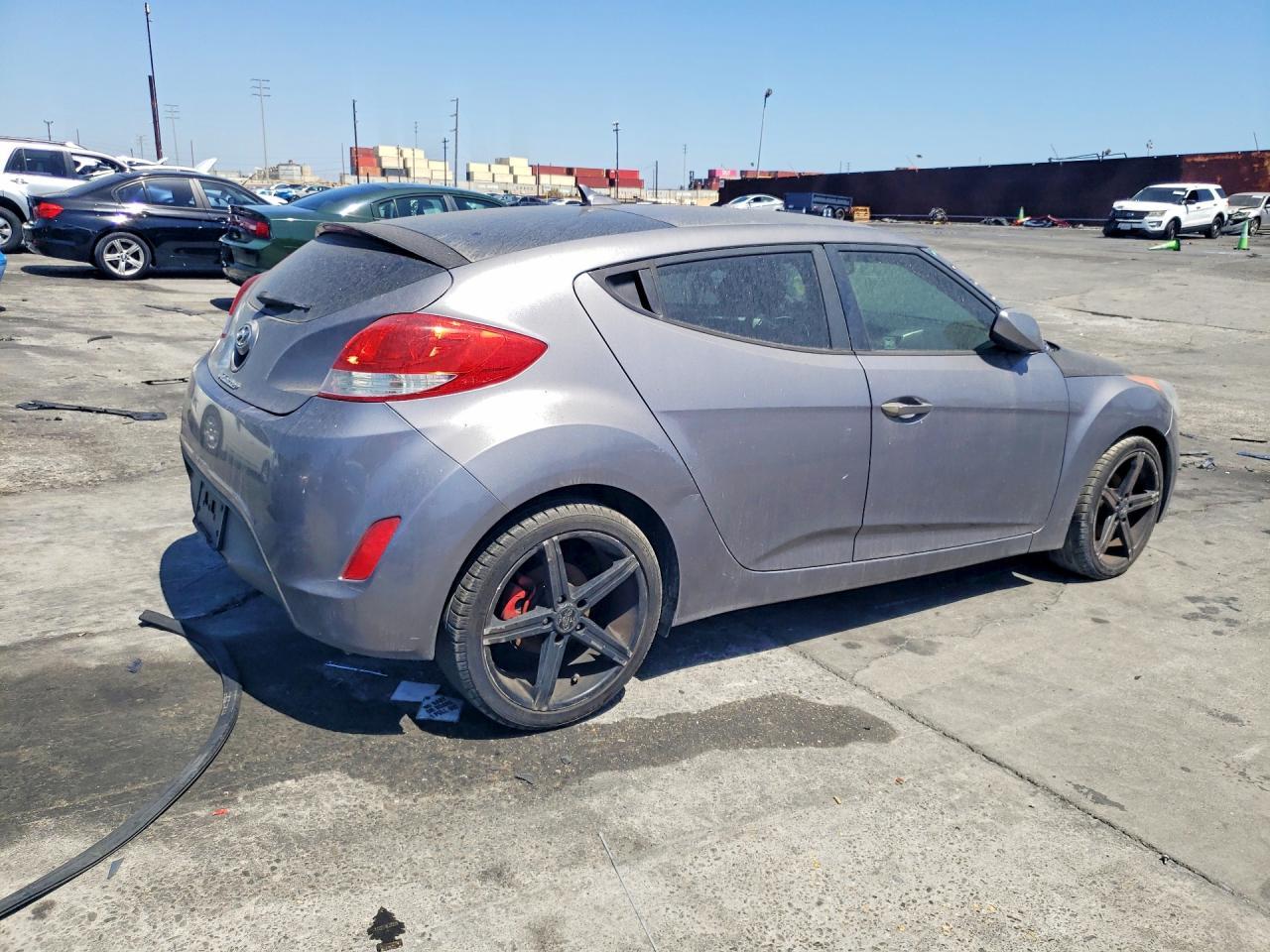 2014 Hyundai Veloster Base - Image 3