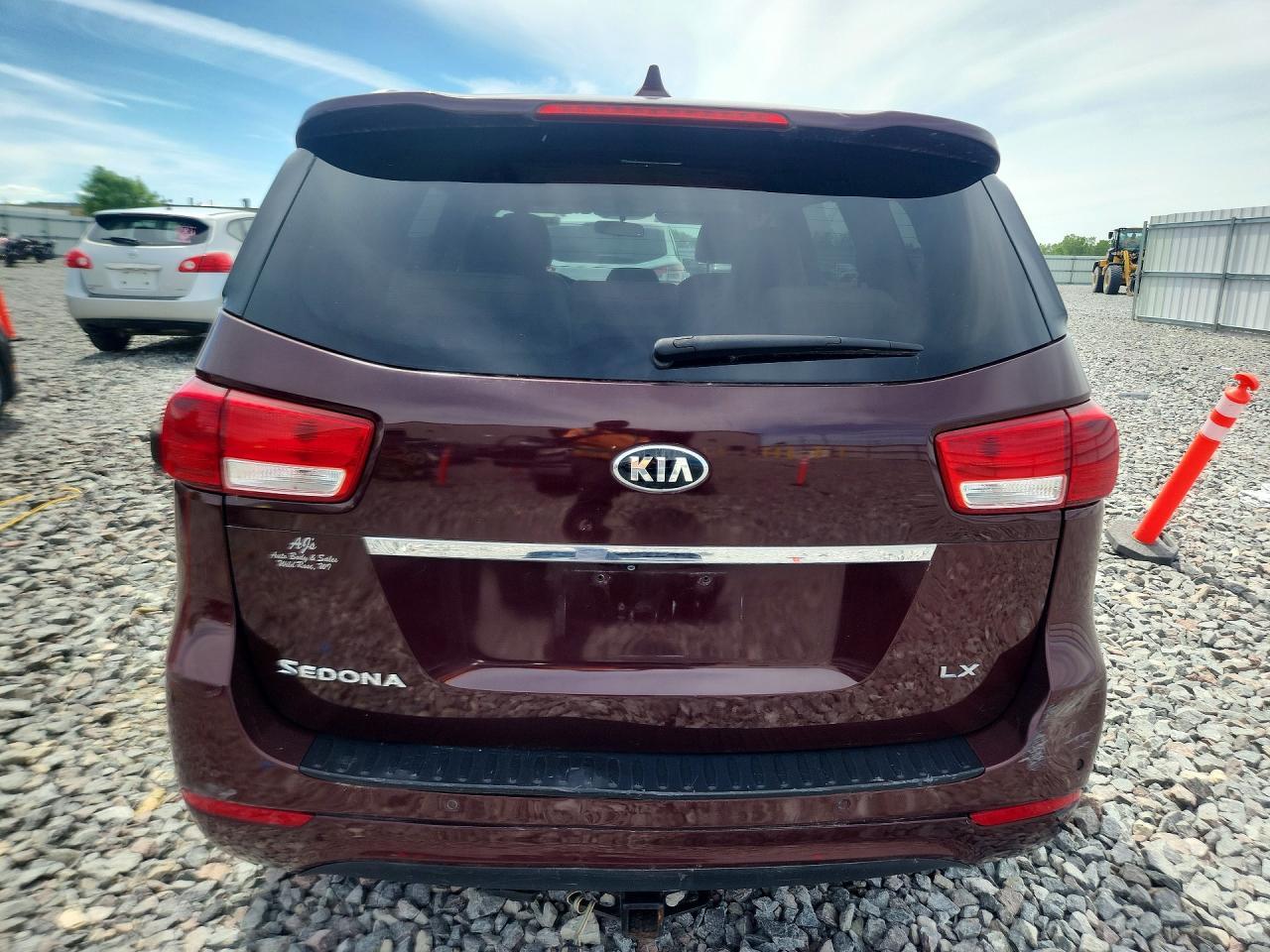 2016 Kia Sedona Lx - Фото 6