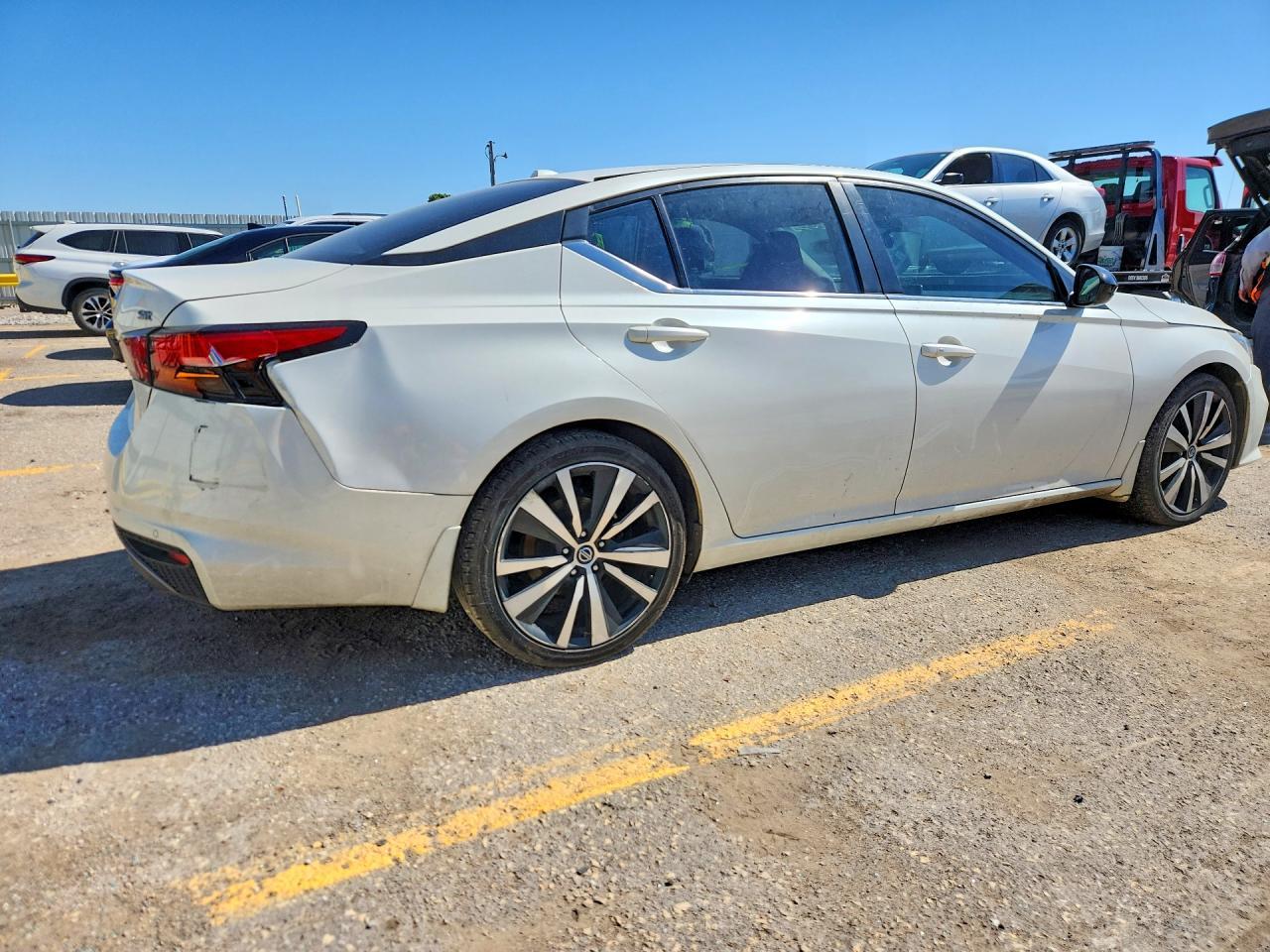 2020 Nissan Altima Sr - Image 3
