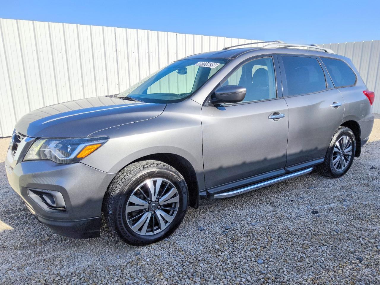 2020 Nissan Pathfinder Sv