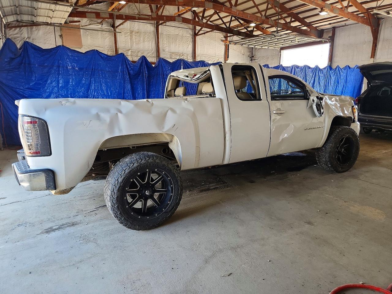 2007 Chevrolet Silverado K1500 - Image 3