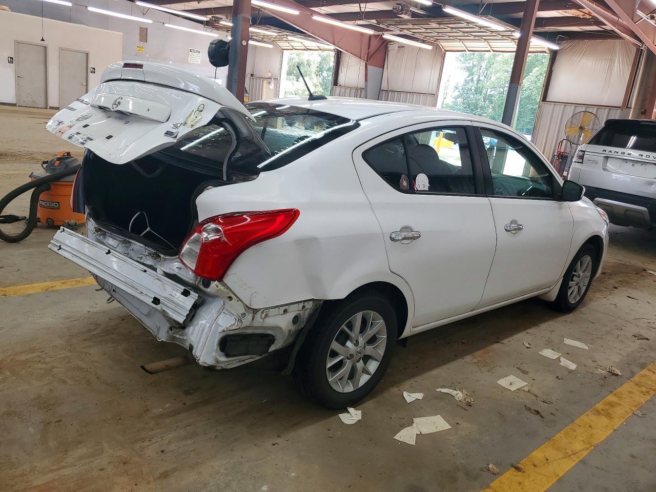 2018 Nissan Versa Sv - Фото 3