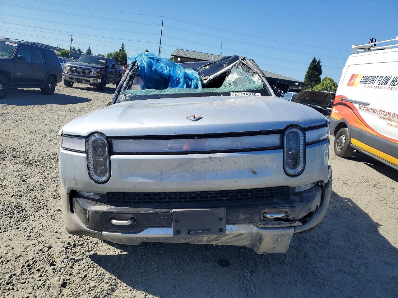 2023 Rivian R1S Adventure - Фото 5