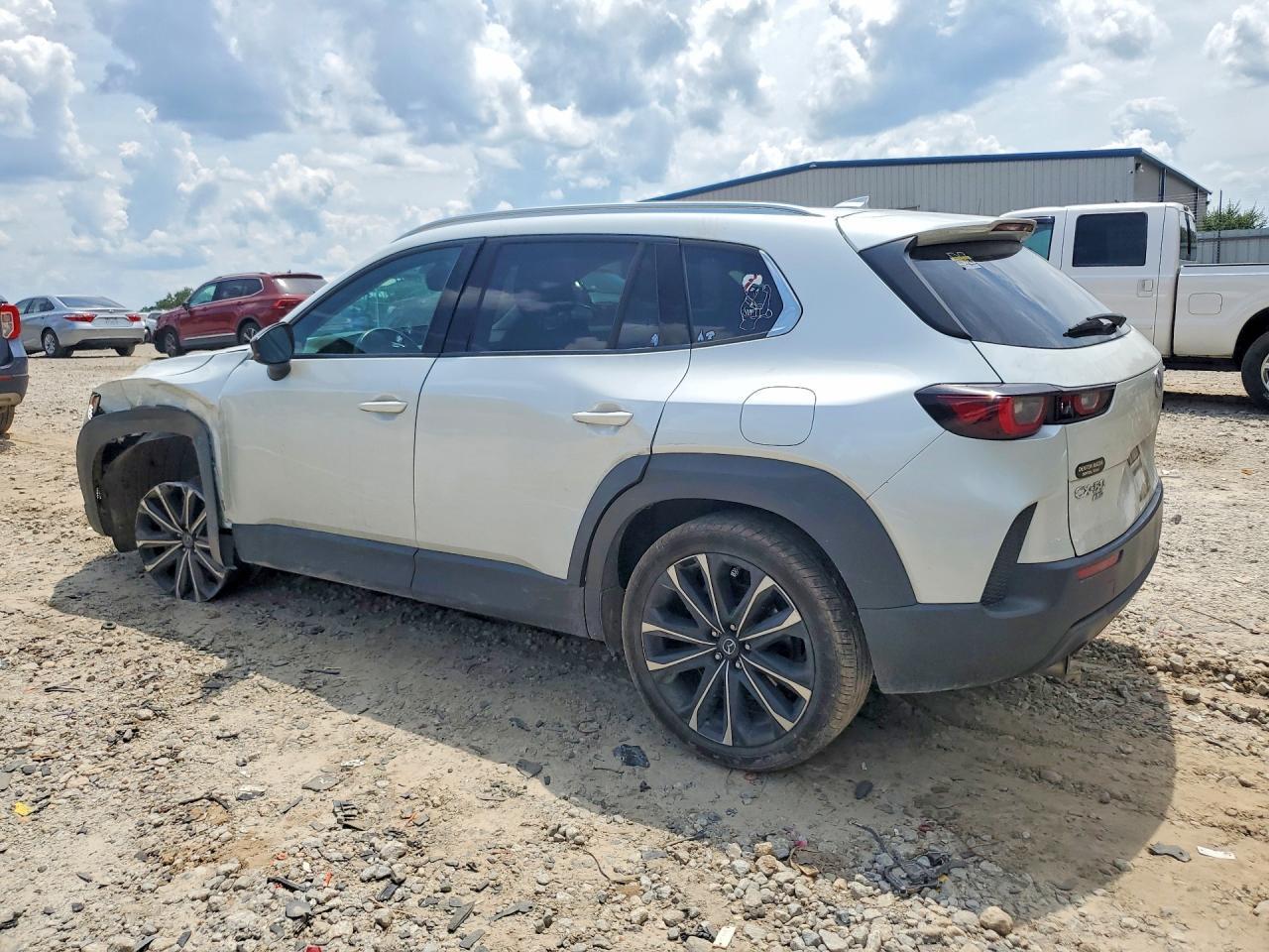2023 Mazda Cx-50 Premium Plus - Image 2