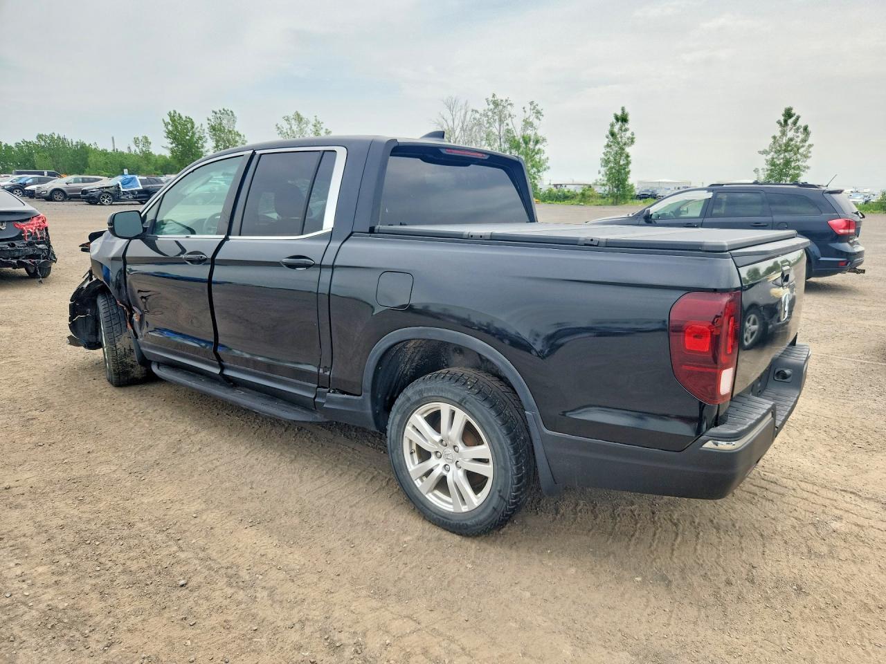 2018 Honda Ridgeline Lx - Image 2