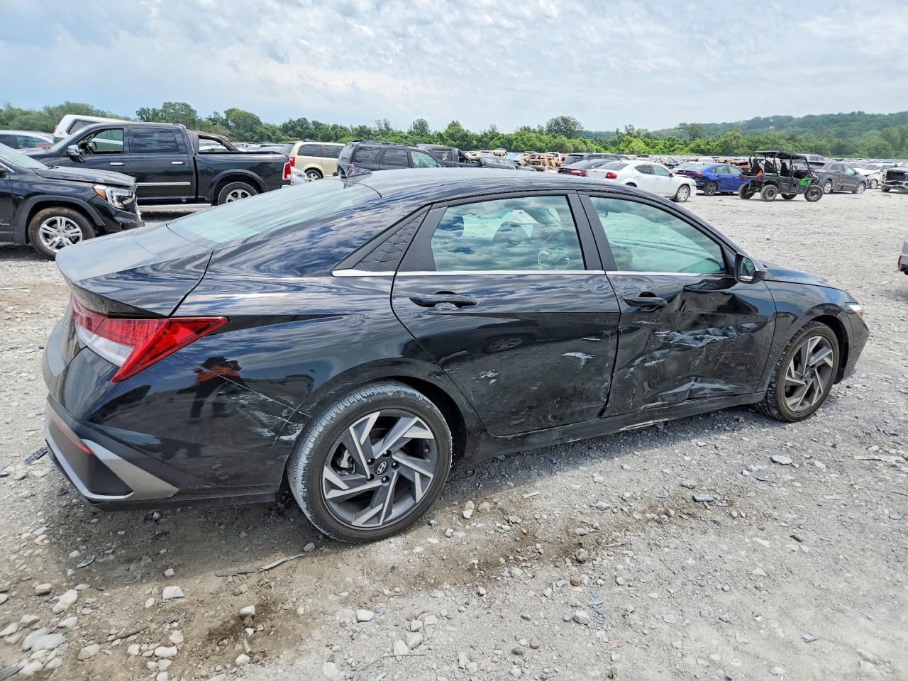 2025 Hyundai Elantra Sel - Фото 3