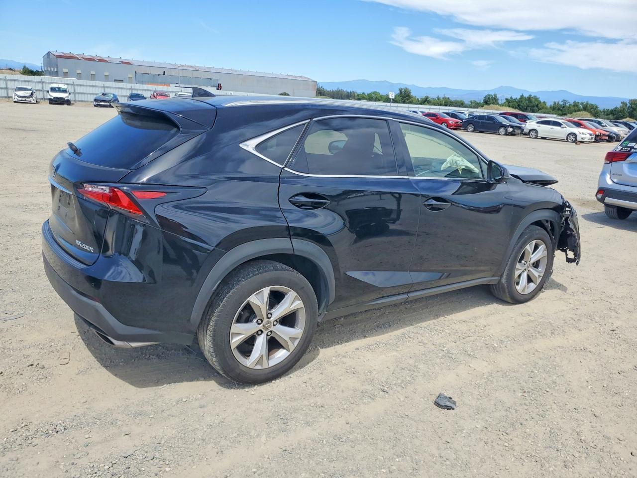 2017 Lexs Nx 200T - Фото 3