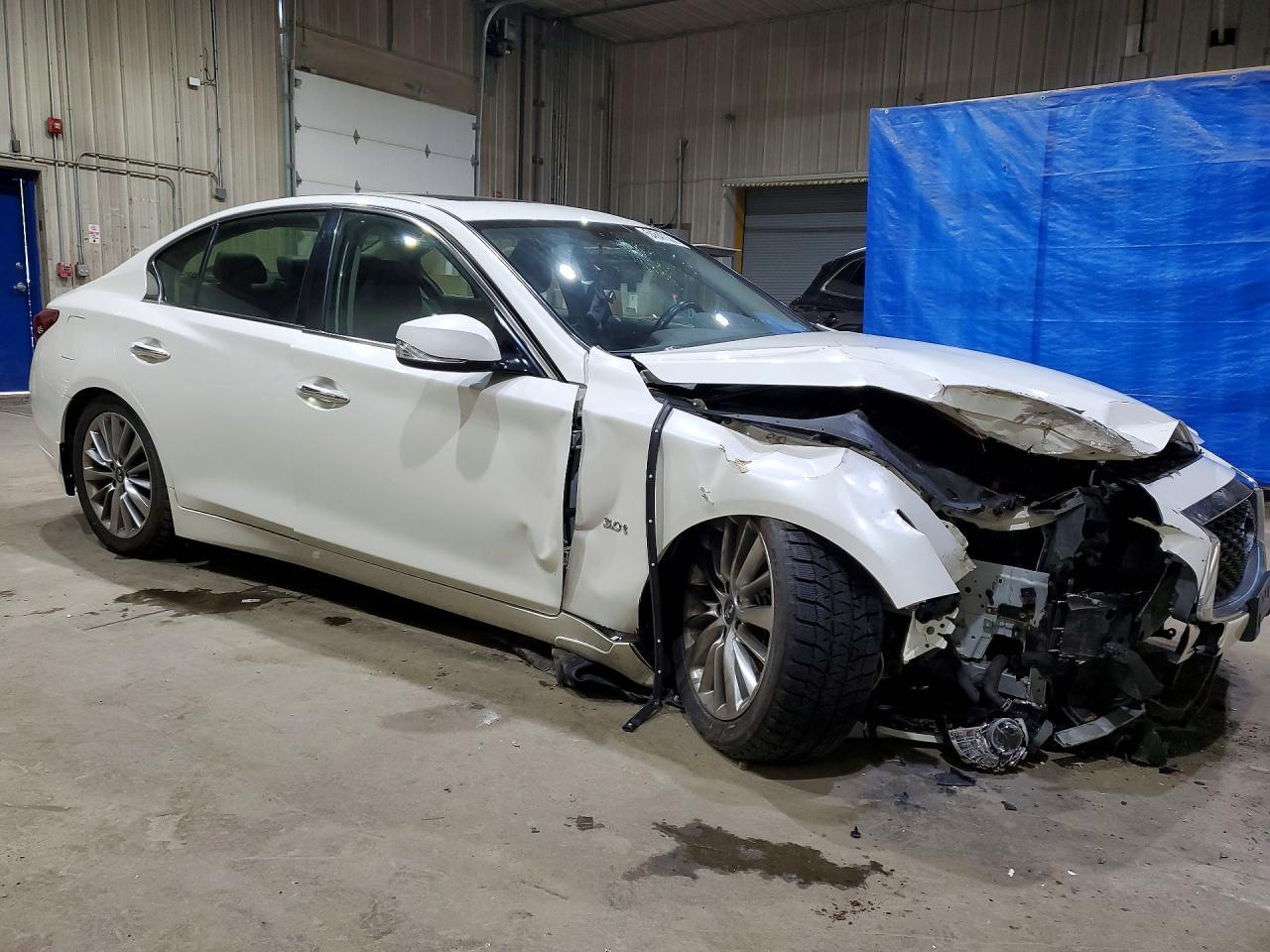 2018 Infiniti Q50 3.0T Luxe - Фото 4