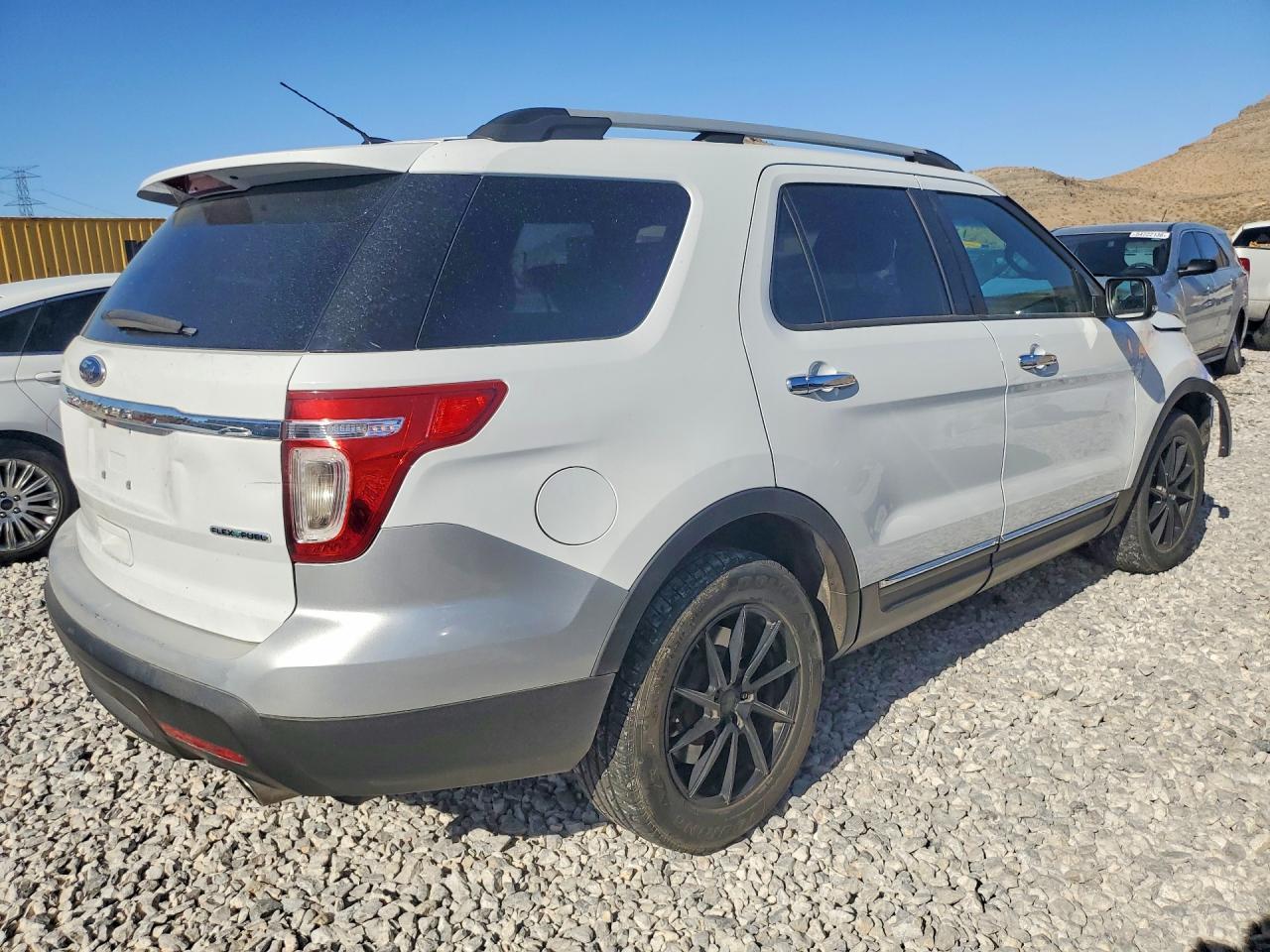 2014 Ford Explorer Xlt - Image 3