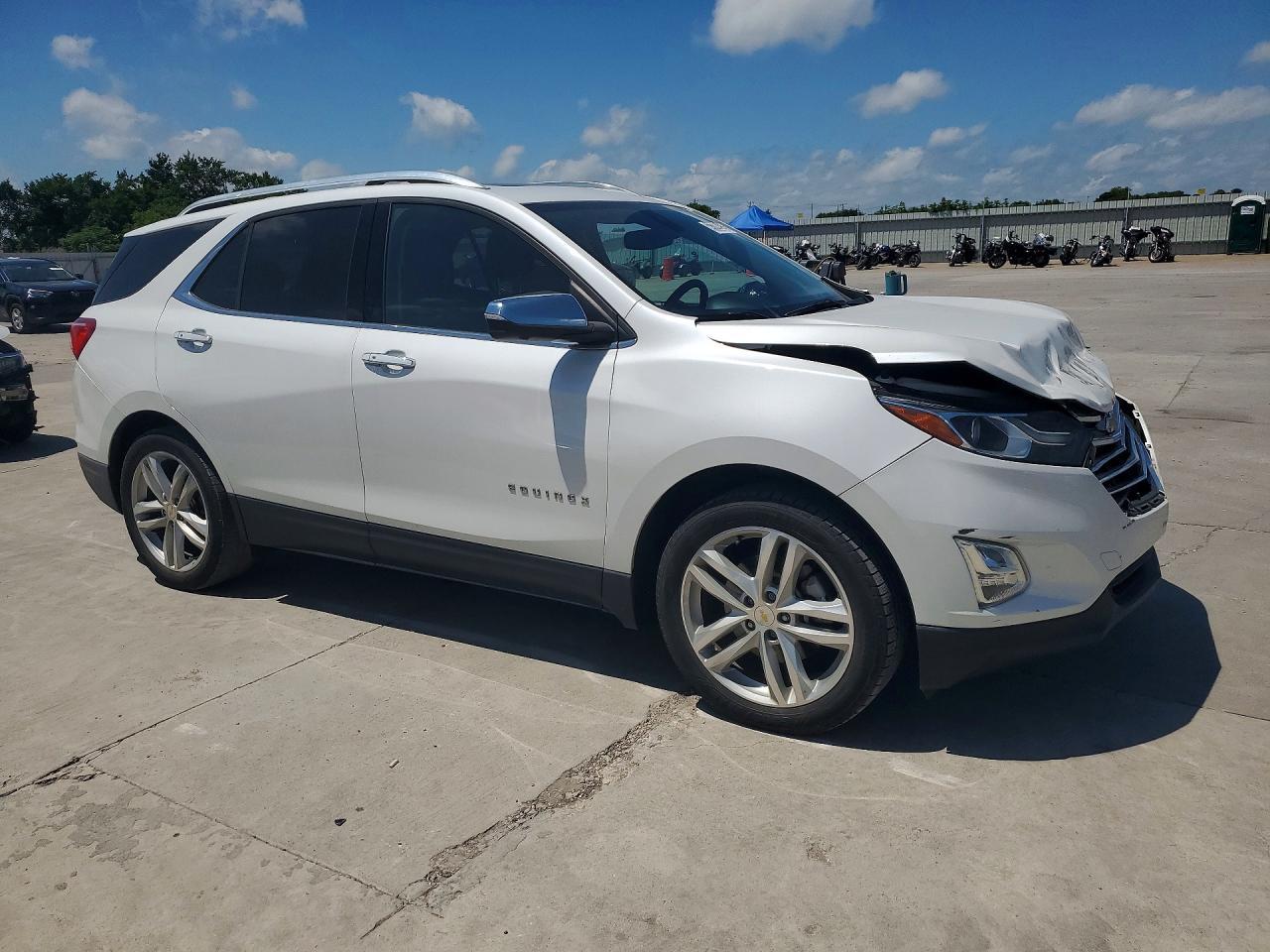 2019 Chevrolet Equinox Premier - Image 4