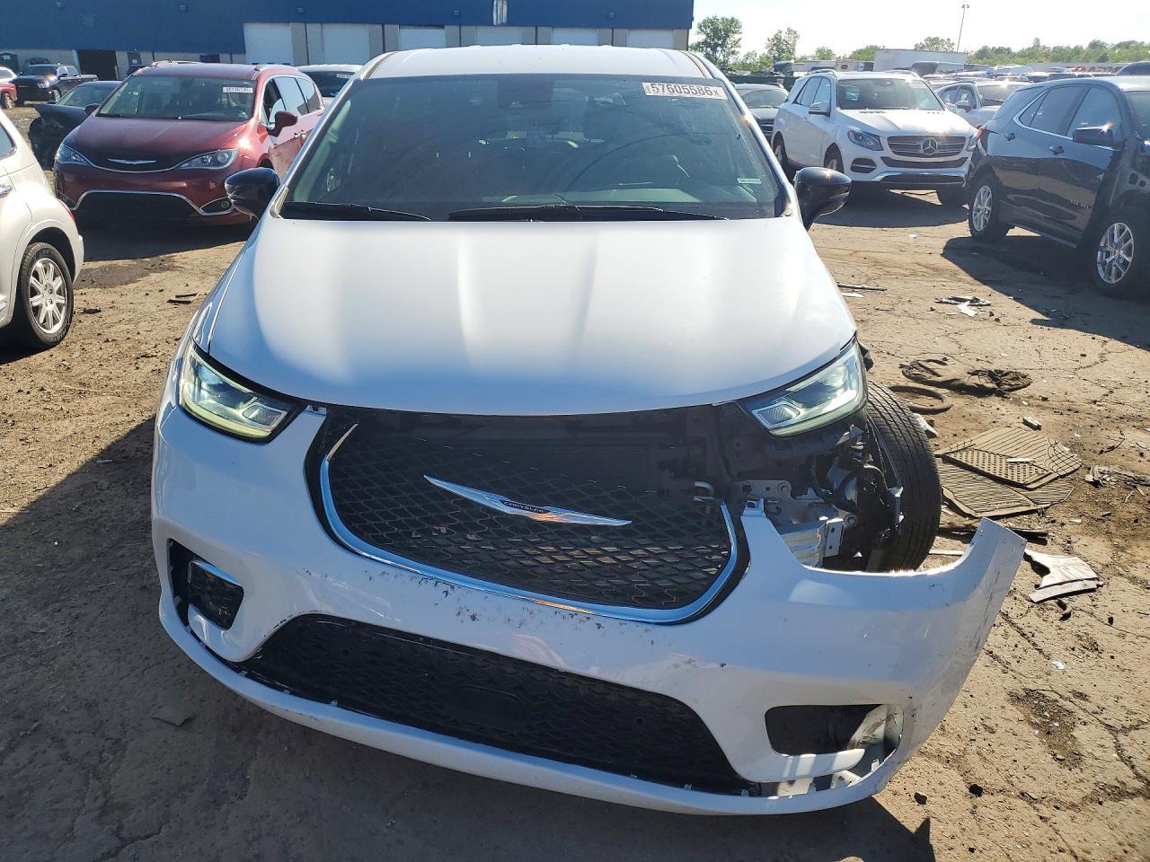 2025 Chrysler Pacifica Select - Image 5