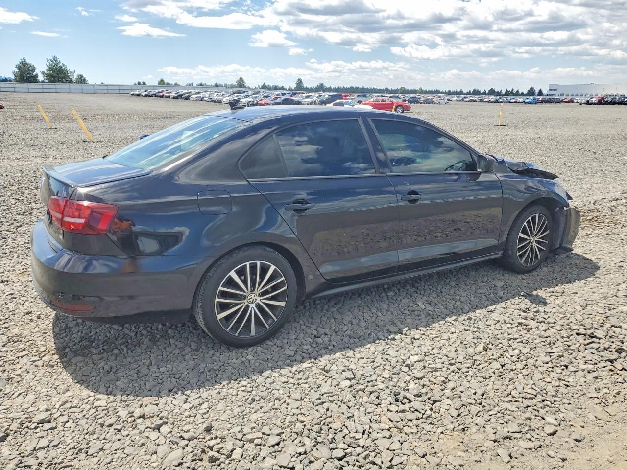2016 Volk Jetta - Image 3