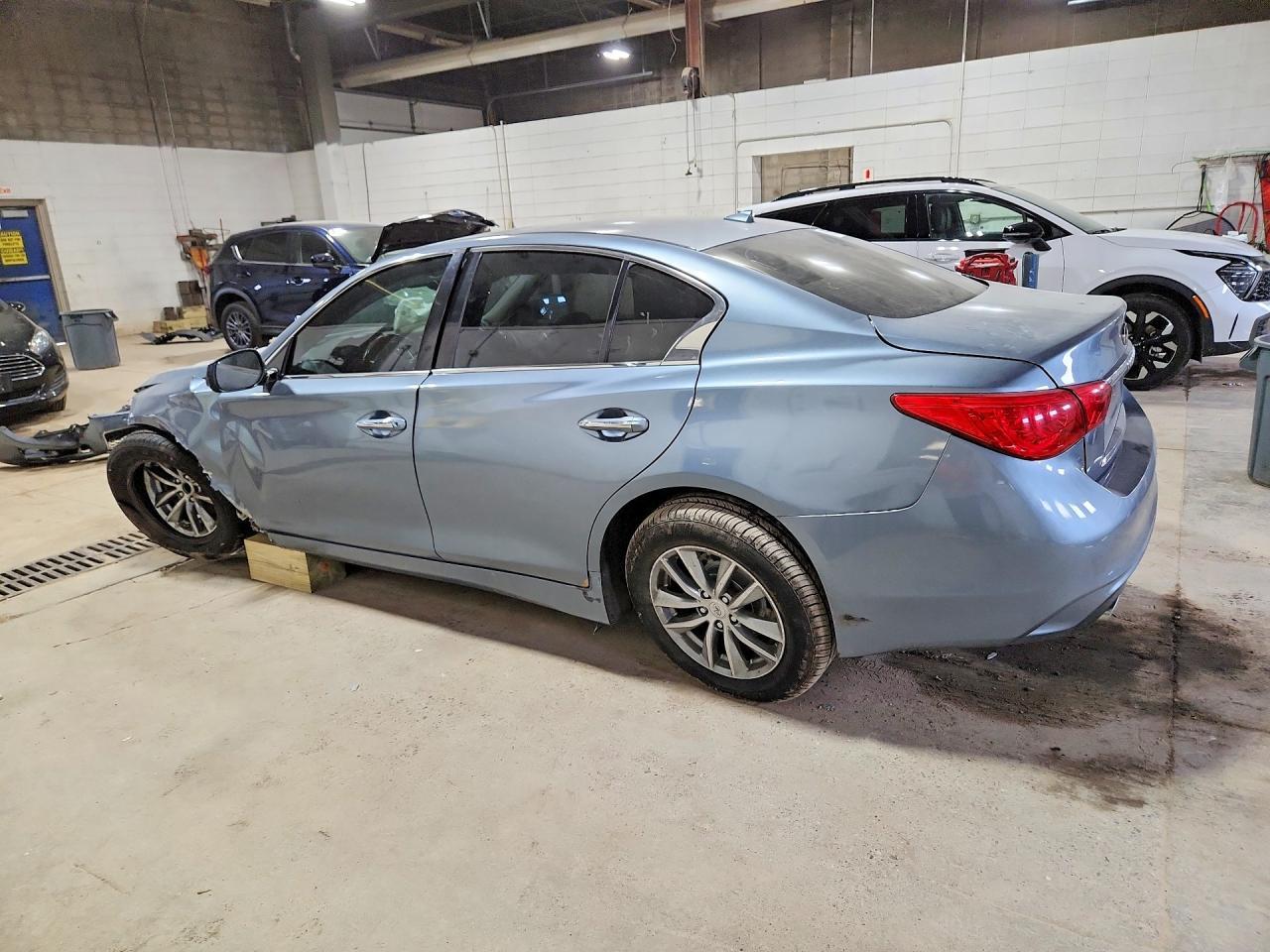 2016 Infiniti Q50 3.0T Premium - Image 2