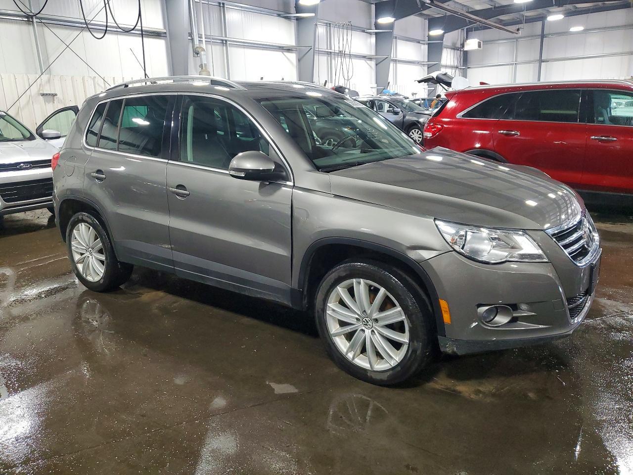 2011 Volkswagen Tiguan S - Фото 4
