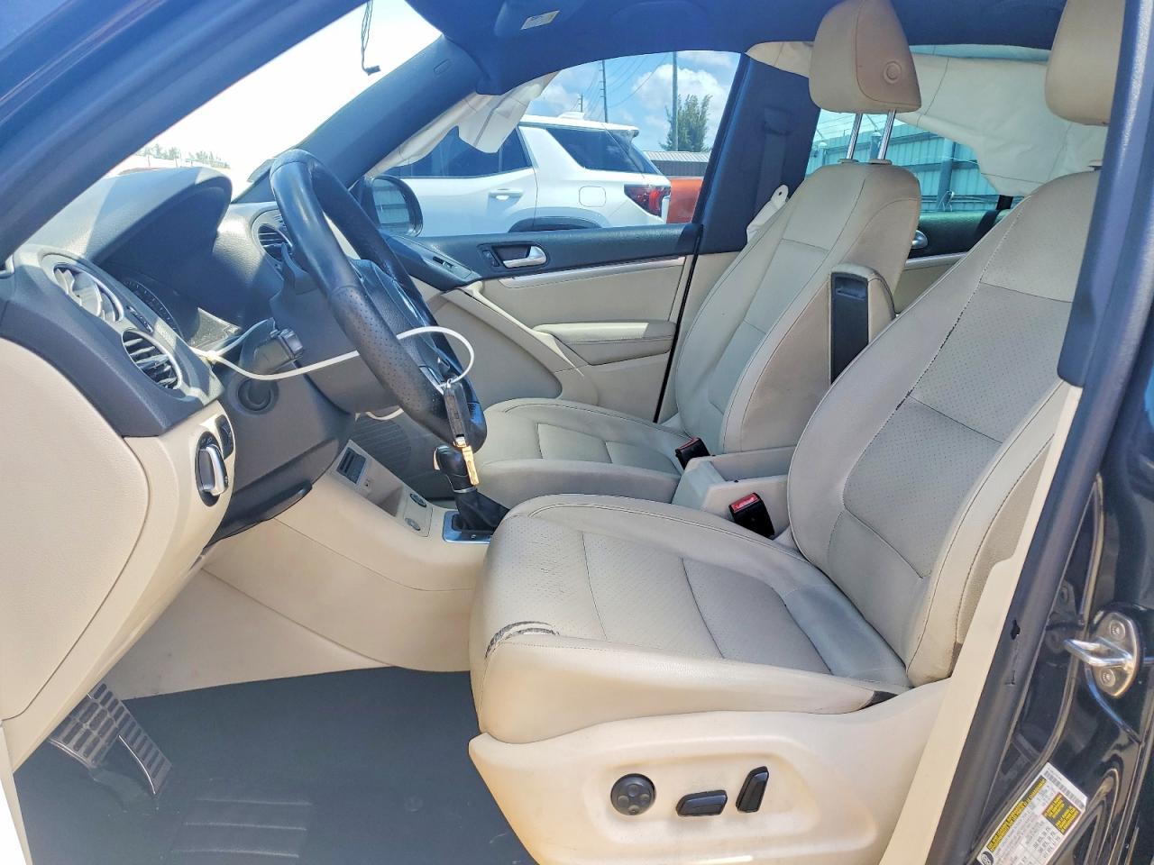 2016 Volkswagen Tiguan S - Фото 7