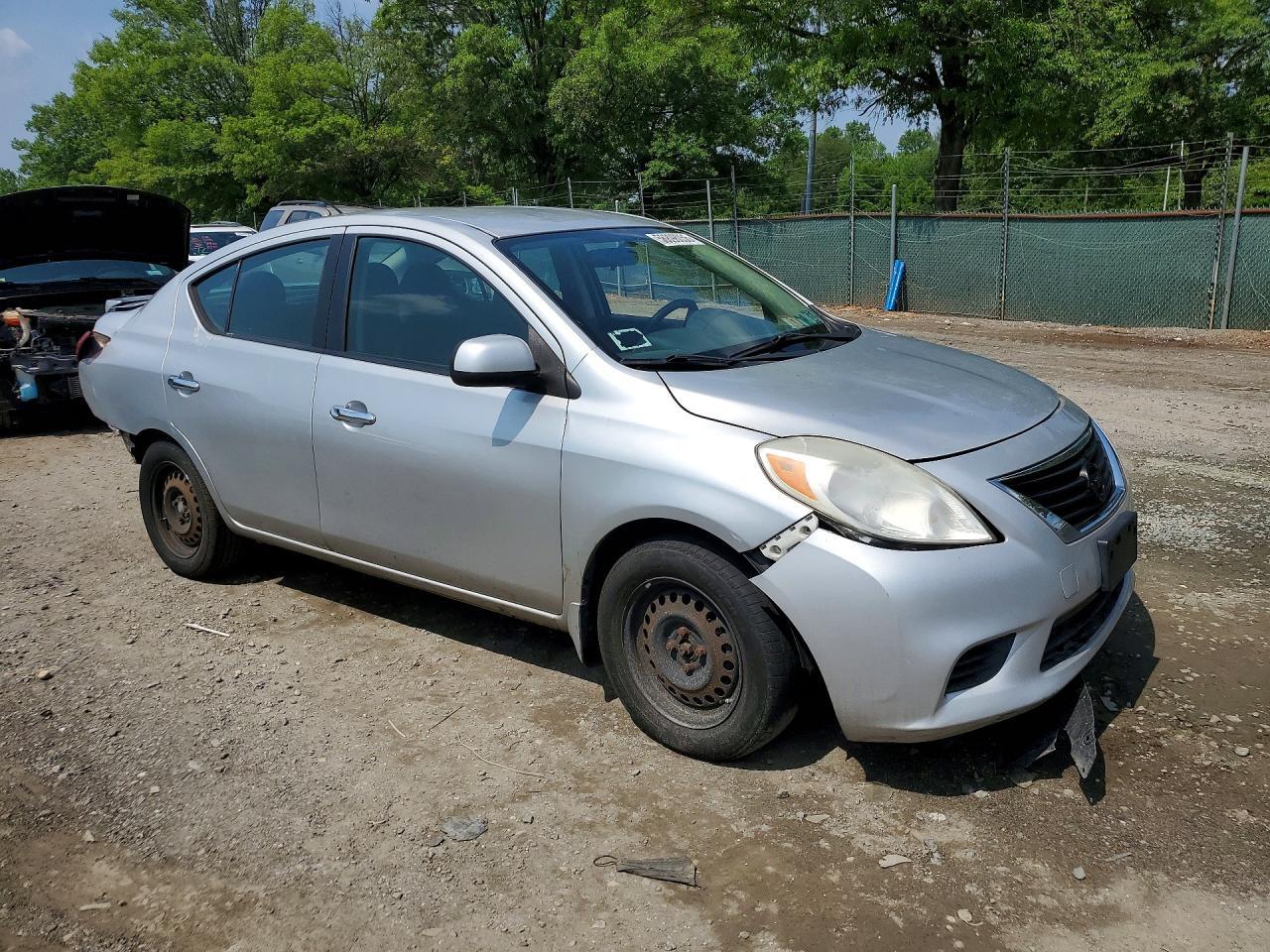 2013 Nissan Versa 1.6 S - Фото 4