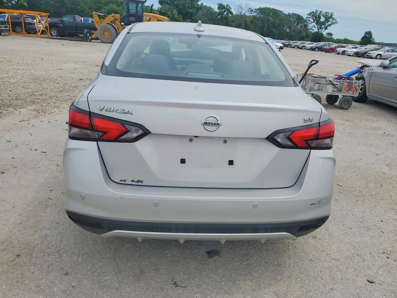 2020 Nissan Versa Sv - Фото 6