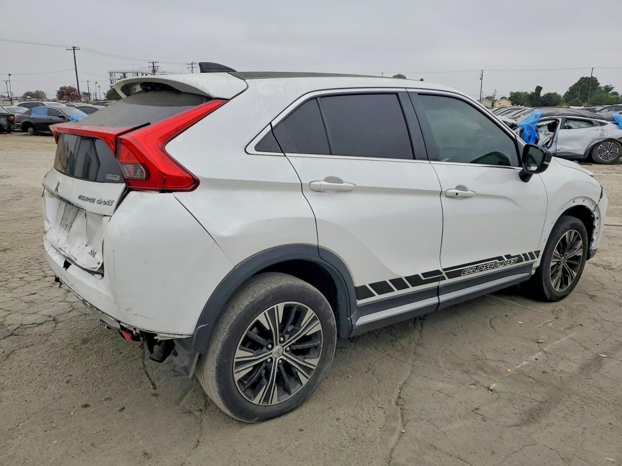 2018 Mitsubishi Eclipse Cross Se - Фото 3