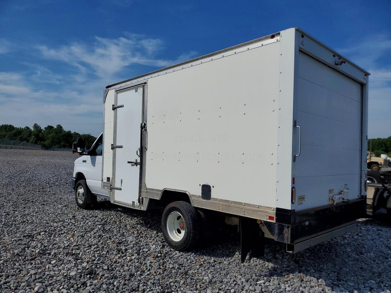 2021 Ford Econoline E450 Super Duty Cutaway Van - Фото 2