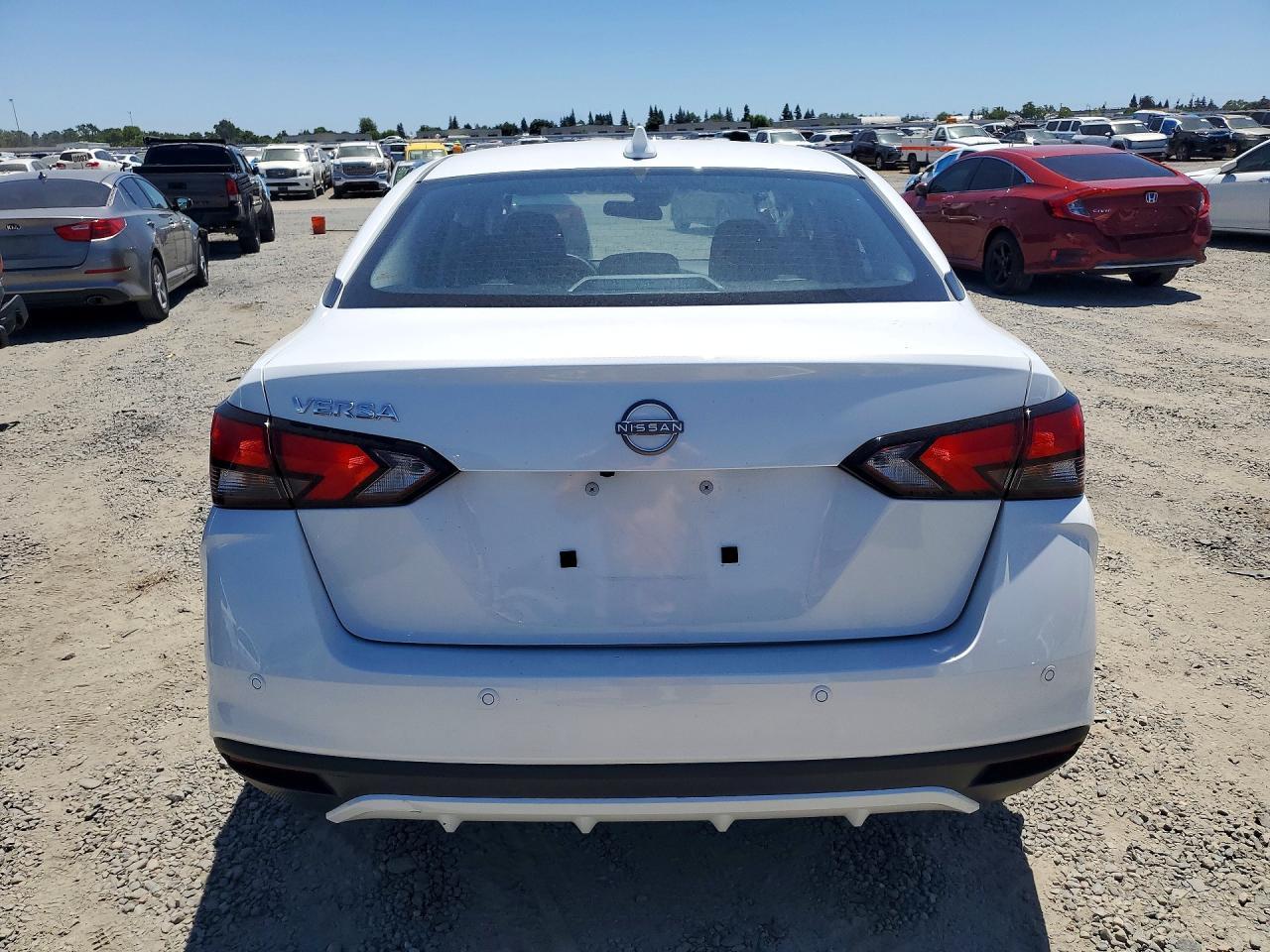 2025 Nissan Versa Sv - Image 6