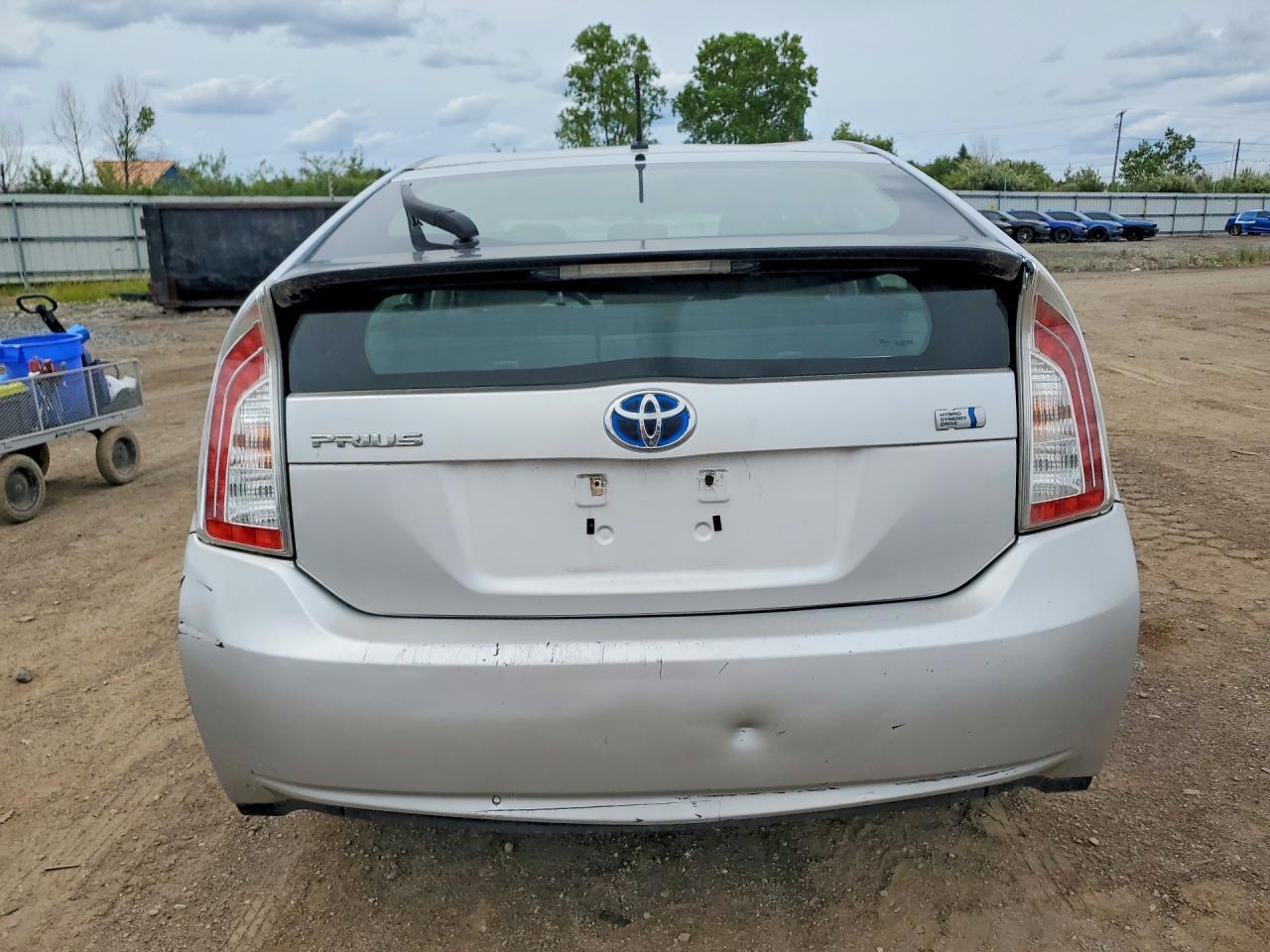 2013 Toyota Prius Two - Фото 6