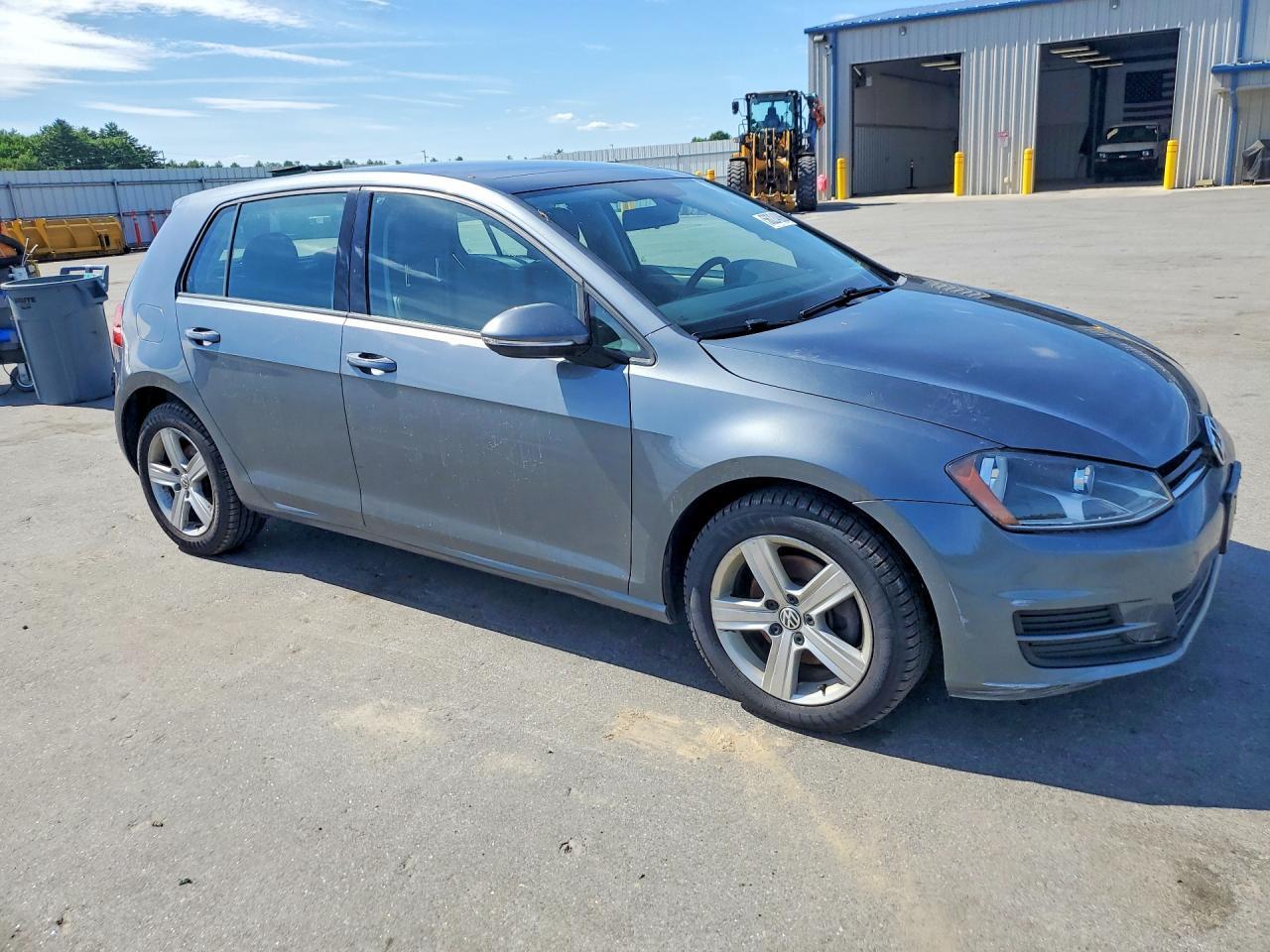 2017 Volkswagen Golf - Фото 4