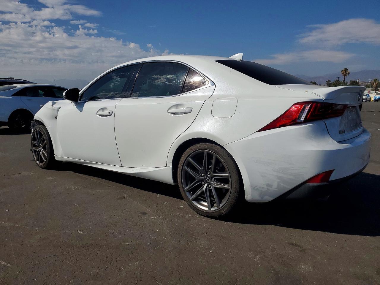 2016 Lexus Is 200T - Фото 2