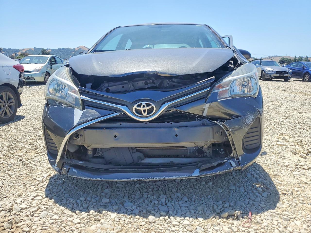 2015 Toyota Yaris 5-Door Le - Image 5