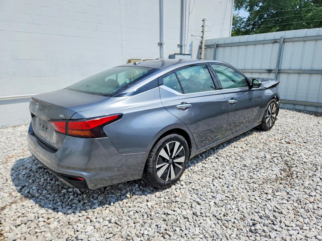 2020 Nissan Altima Sl - Image 3