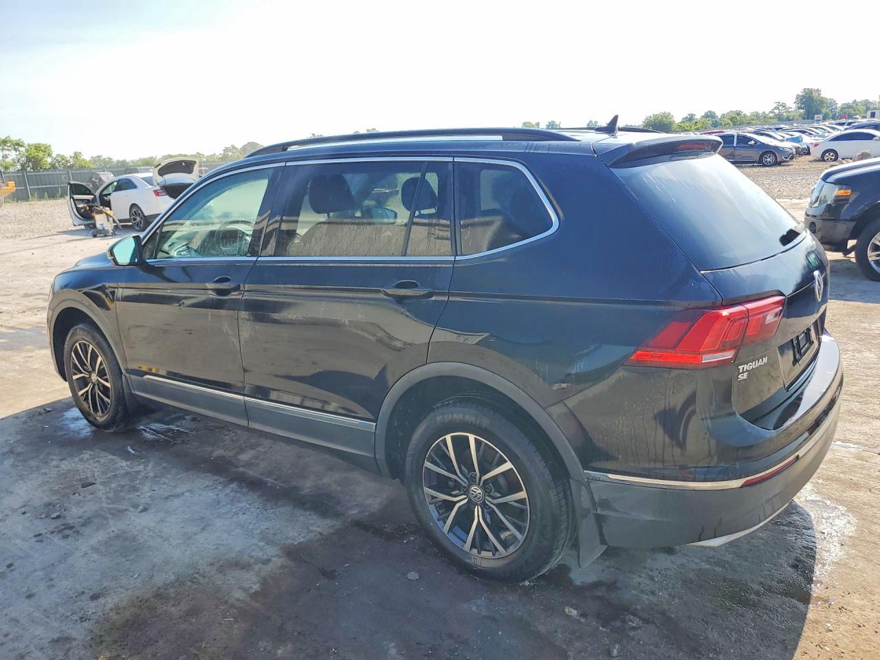 2020 Volkswagen Tiguan Se - Фото 2