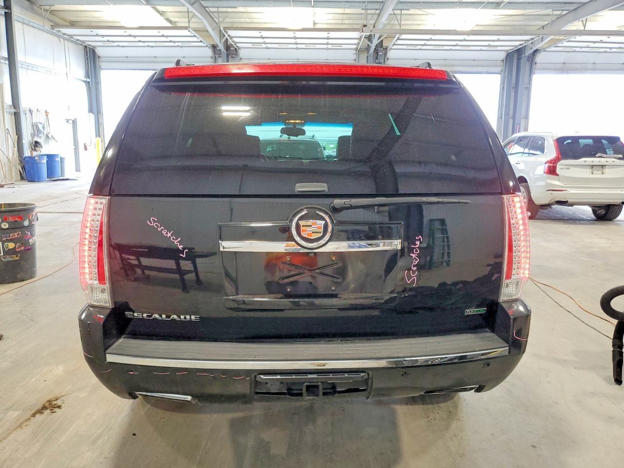 2012 Cadillac Escalade Premium - Image 6